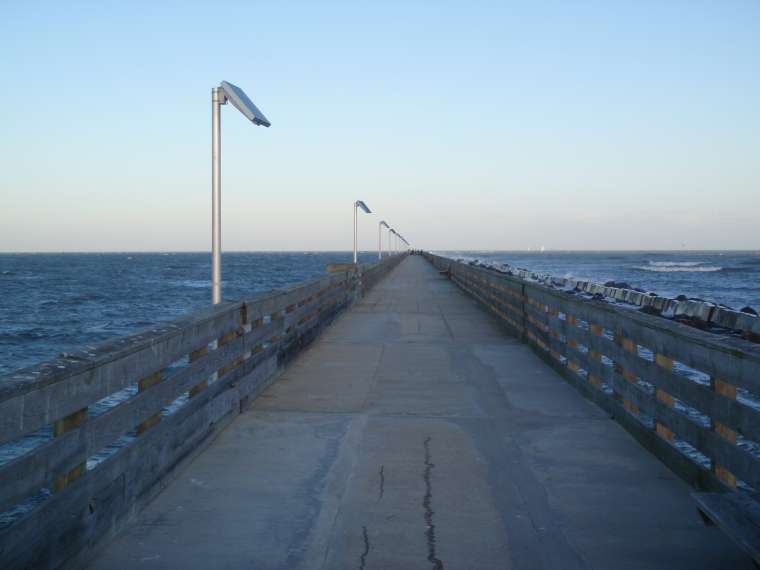 The long fisherman's pier in Fort Clinch Park