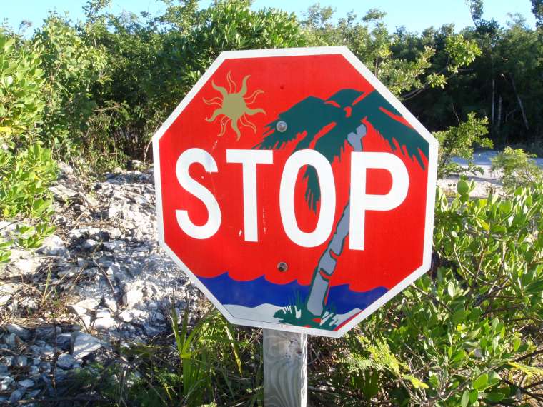 Stop sign - a la Bahamain style!
